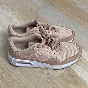 Nike Women's Air Max SC sneaker size 7.5